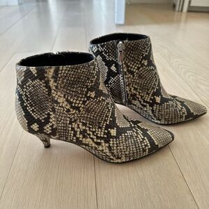 Sam Edelman Snakeskin Pattern Ankle Booties size 6
